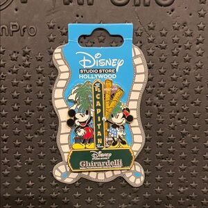Disney DSSH Mickey and Minnie at El Capitan Ghirardelli Pin (Msc - 49)